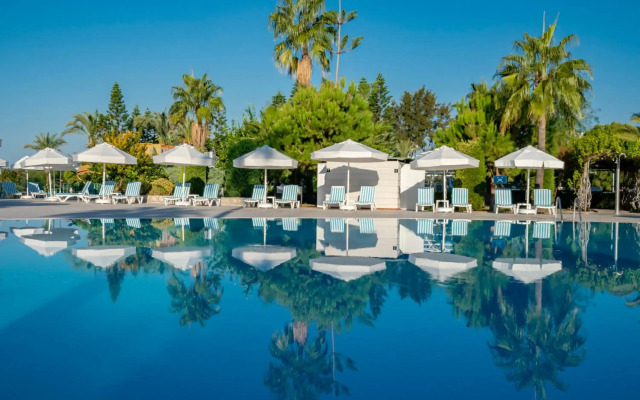 İz Flower Side Beach Hotel
