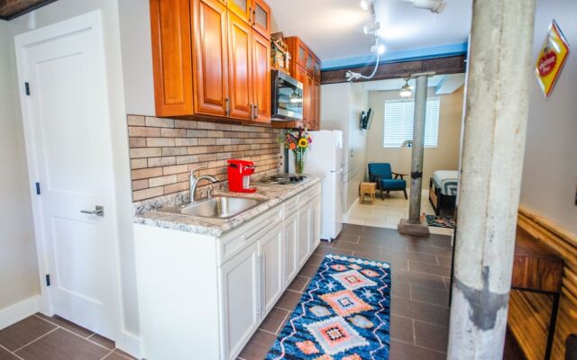 Tobacco Warehouse Inn