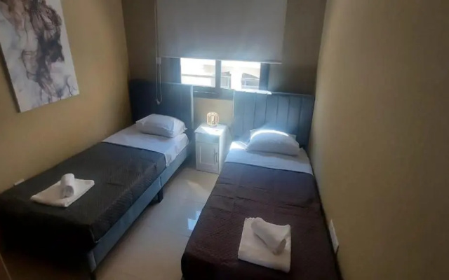 Paramount Gardens Resorts C201
