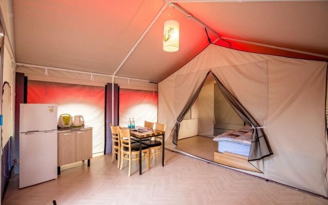 Four Seasons leisure town - Glamping