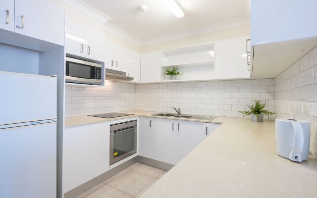 Aristocrat Apartments