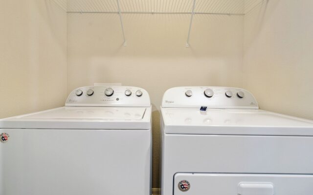 Four Bedroom Sleeps 10 w Gameroom 5152a