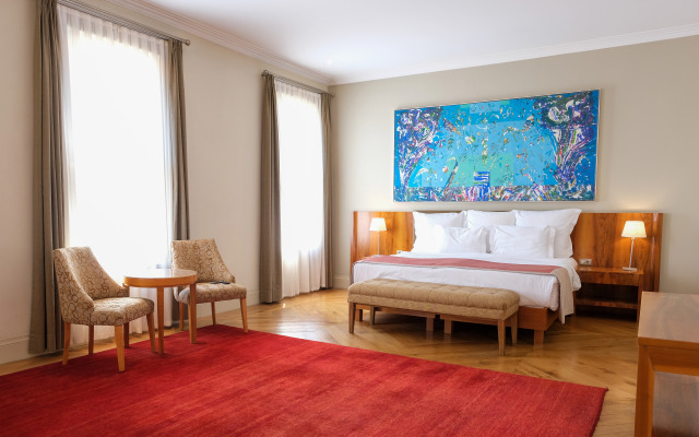 Tomtom Suites - Special Class