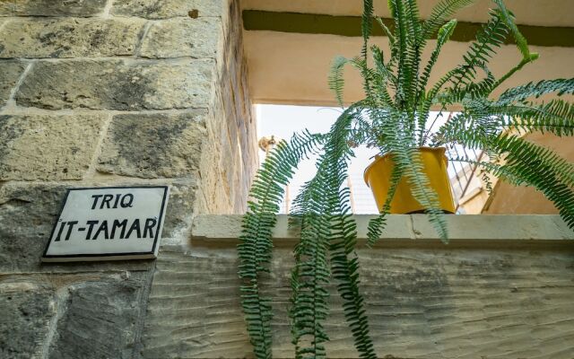 Ta' Pinu B&B