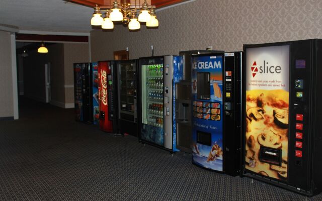 Whaler Inn And Suites