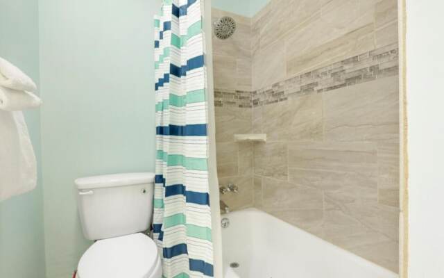 New Owner, New Decor, Steps From Beach, Sleeps 6