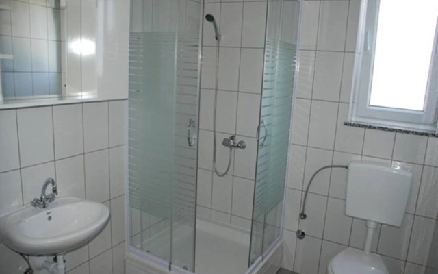 Markle - Swimming Pool and Sunbeds - A3