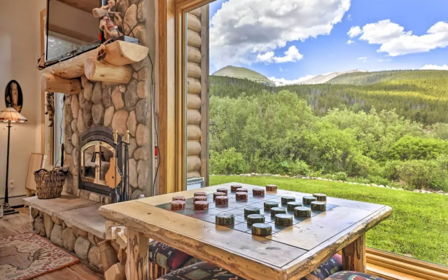 Alpine Escape w/ Mtn Views in Blue River!