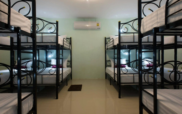 Plan B Hotel - Hostel