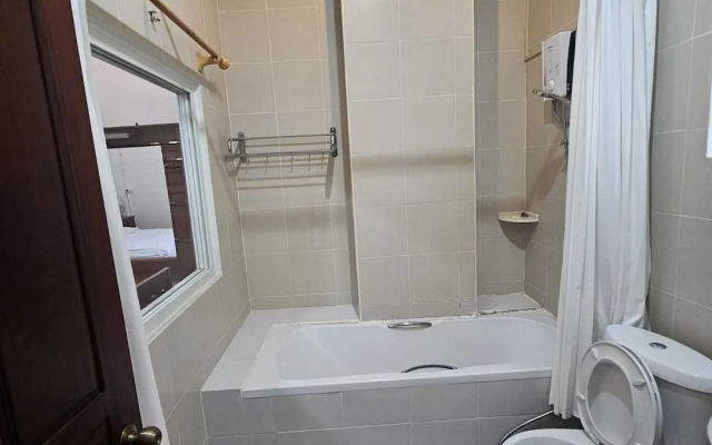 Ali Xayathit Apartment & Hotel