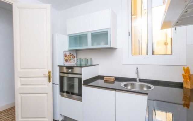 Eix.Dret:Roger de LLuria/Valencia