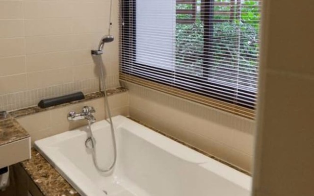 The Pad Silom Convent Serviced Apartment