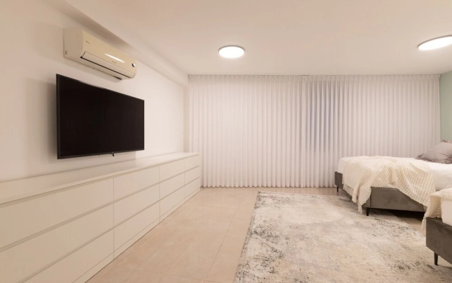 Huge & Lovely Unit 2BR 2BT By the beach