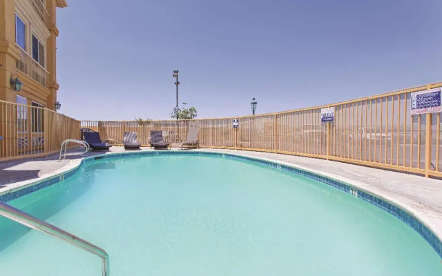 La Quinta Inn And Suites Hesperia Victorville