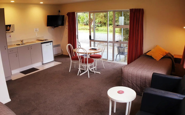 Glacier View Motel