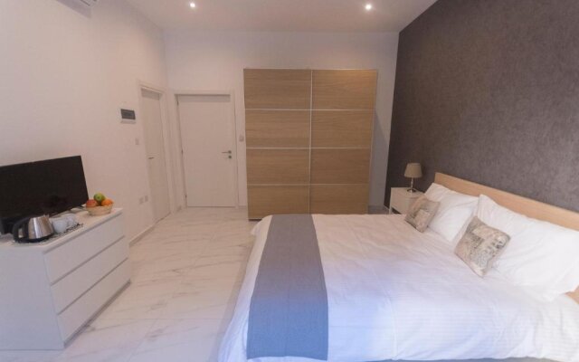 4 bedroom apartment near Sliema seafront