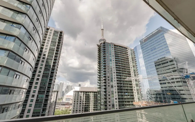 Applewood Suites - York Street Condo