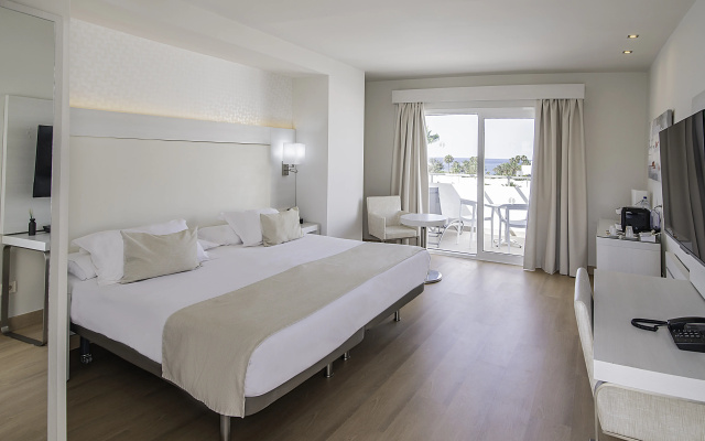 Aequora Lanzarote Suites