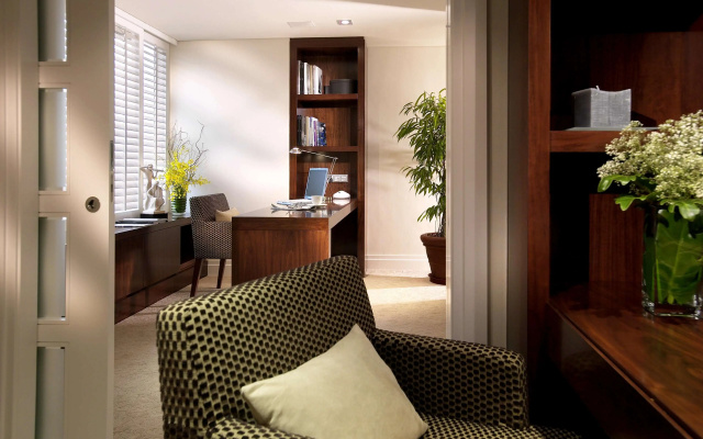 Carlton Hotel Singapore - Image 4