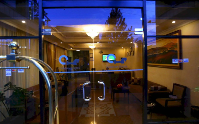 Caravan Hotel