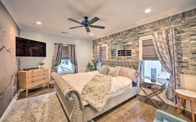 2 Mi to Downtown: Luxe Greenville Retreat!