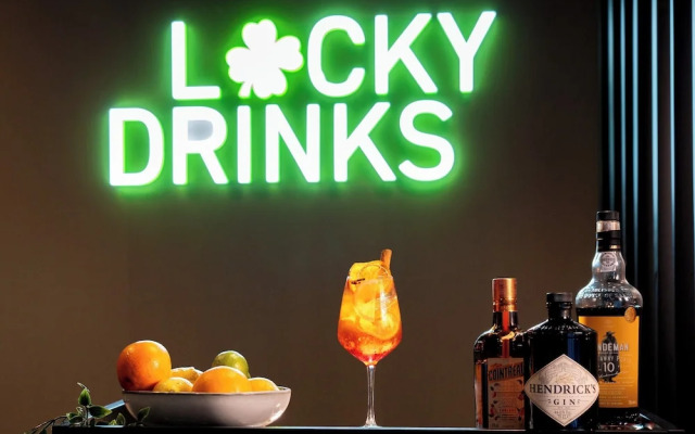 Hotel Acta the Clover