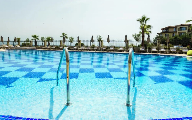 Natura All Seasons Boutique Hotel