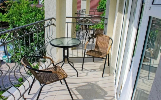 Kirova 16 Guest House