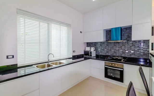 Chalong Hill Tropical Garden Homes