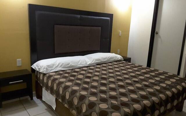 Hotel Fiesta Nueva Italia Inn