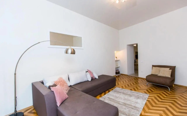 SoVA apartment str Gnatyuka 18