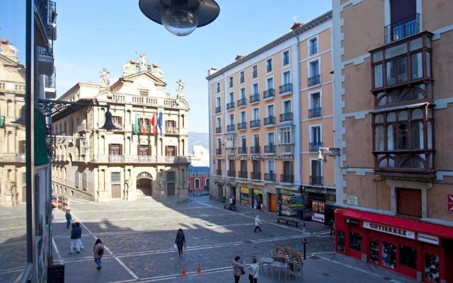 Hotel Pompaelo Plaza del Ayuntamiento & Spa