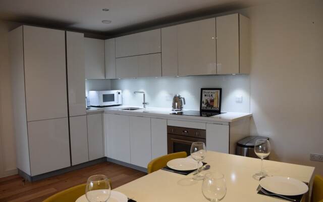 2 Bedroom Apartment With Parking in Camberwell