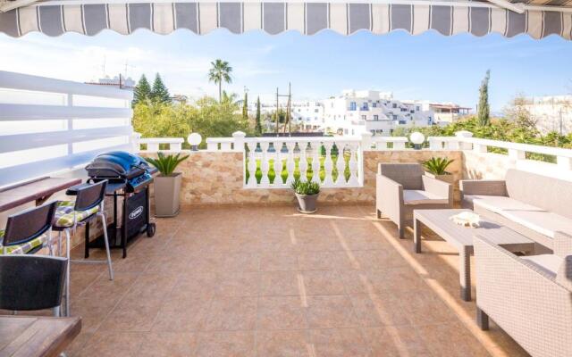 SOFIA APARTMENT 700m away from the beach