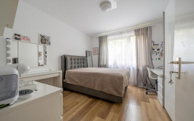 ID 5394 - Private Apartment
