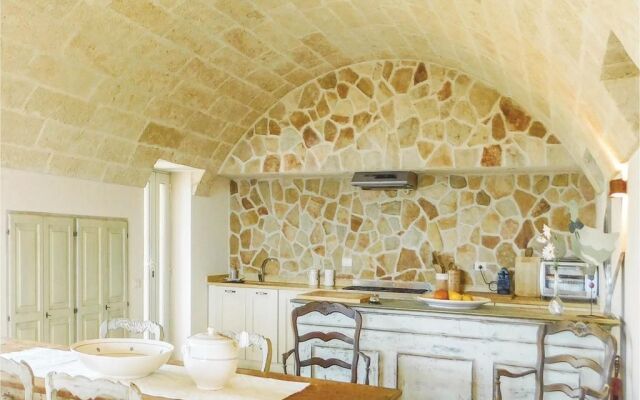 Li Fani Luxe Pool Stone House