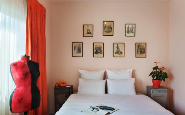 Scarlet Hotel