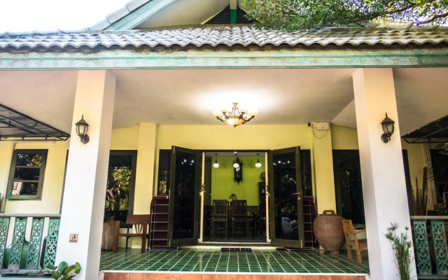 Plus Hostel Ayutthaya