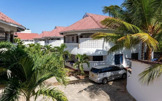 Lux Suites Diani Holiday Villas