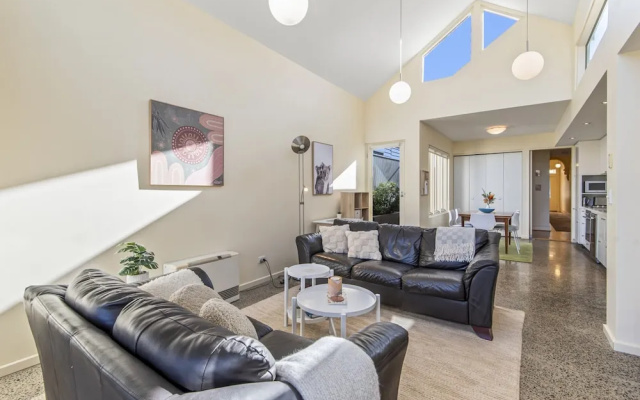Gorgeous 2-bed Victorian Home in Artsy – Guest Rooms – Melbourne