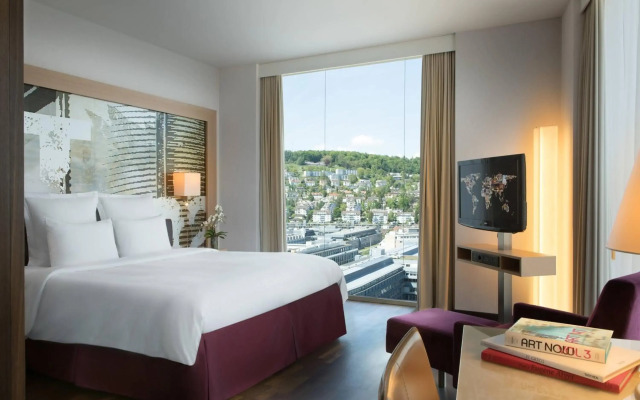 Renaissance Zürich Tower Hotel