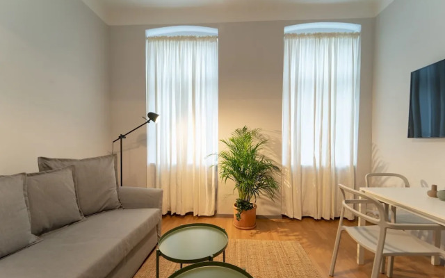 Pretty and Modern Apartment - Close TO Center