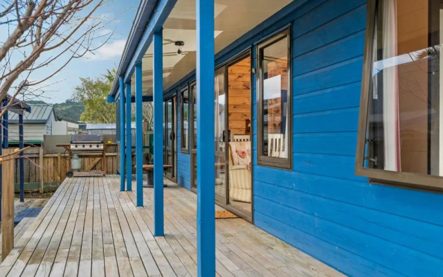 Sky Blue Bach - Whitianga Holiday Home