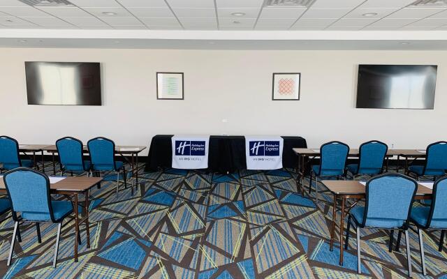 Holiday Inn Express & Suites Chicago - Hoffman Estates by IHG