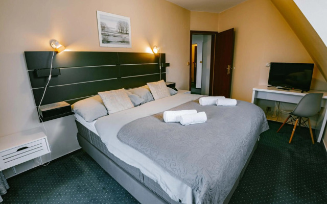 Greenwood Hotel