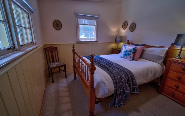 Cherry Plum Cottages – Guest Rooms – Port Fairy