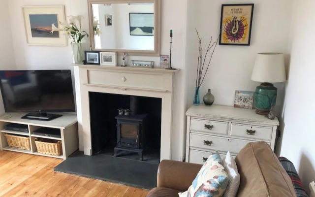 Sunnyview 5-bed House in Kingsbridge With Parking