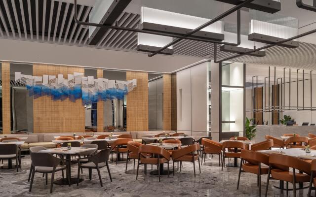 Holiday Inn Chongqing Guanyinqiao by IHG