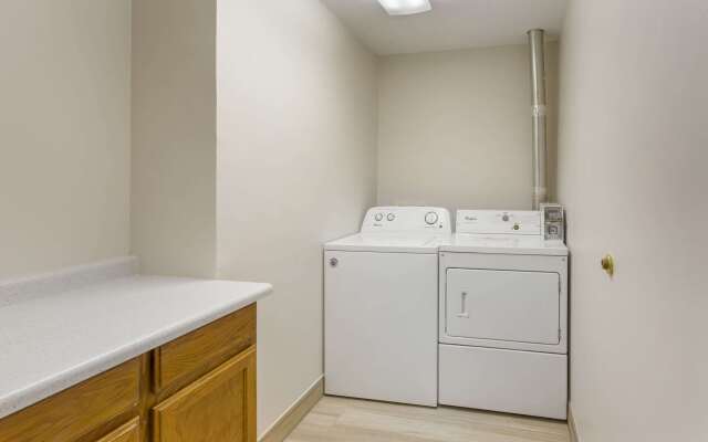 Quality Inn & Suites Fillmore I-15