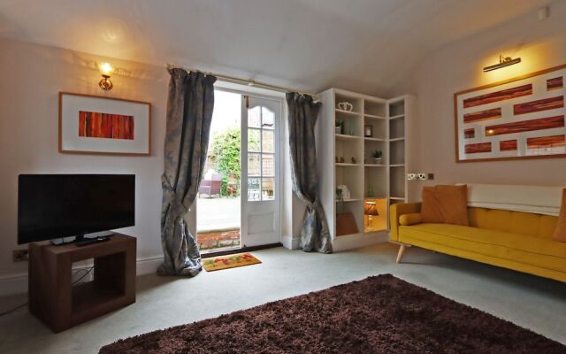 Compton House Snug